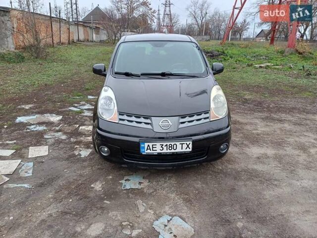 Черный Ниссан Ноут, объемом двигателя 1.6 л и пробегом 221 тыс. км за 5400 $, фото 1 на Automoto.ua