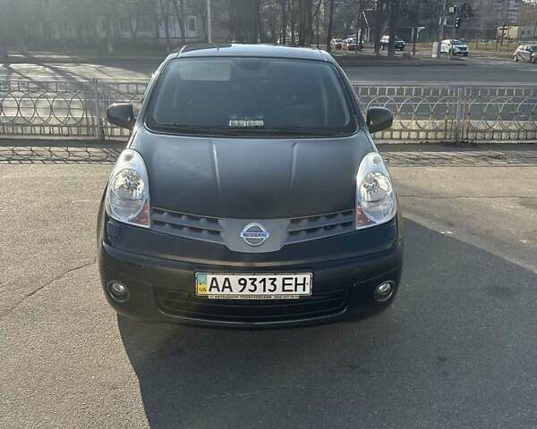 Черный Ниссан Ноут, объемом двигателя 1.6 л и пробегом 180 тыс. км за 4800 $, фото 1 на Automoto.ua