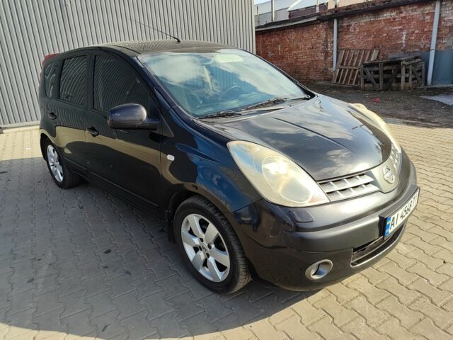 Чорний Ніссан Ноут, об'ємом двигуна 1.6 л та пробігом 200 тис. км за 3800 $, фото 1 на Automoto.ua