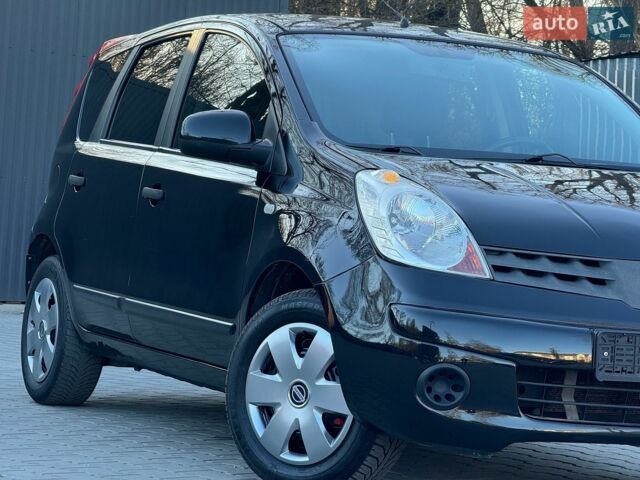 Черный Ниссан Ноут, объемом двигателя 1.6 л и пробегом 200 тыс. км за 5500 $, фото 1 на Automoto.ua