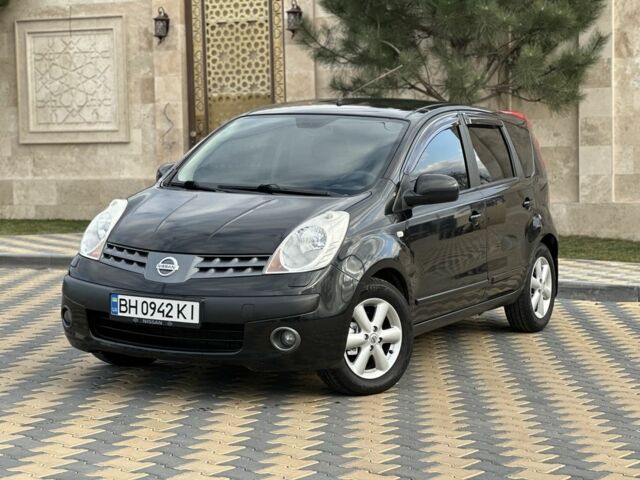 Черный Ниссан Ноут, объемом двигателя 1.6 л и пробегом 140 тыс. км за 7000 $, фото 1 на Automoto.ua