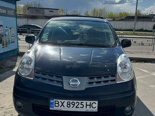 Черный Ниссан Ноут, объемом двигателя 1.6 л и пробегом 278 тыс. км за 4500 $, фото 1 на Automoto.ua