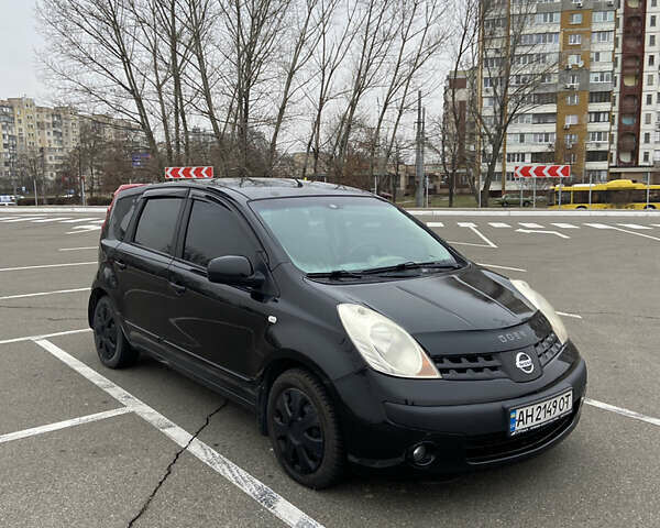 Черный Ниссан Ноут, объемом двигателя 1.6 л и пробегом 168 тыс. км за 5500 $, фото 1 на Automoto.ua