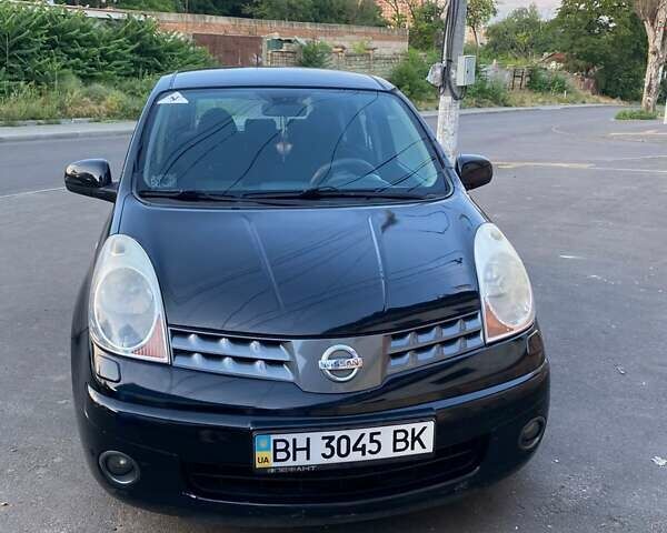 Чорний Ніссан Ноут, об'ємом двигуна 1.6 л та пробігом 100 тис. км за 6300 $, фото 1 на Automoto.ua
