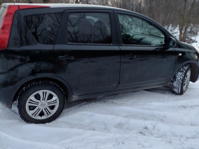 Чорний Ніссан Ноут, об'ємом двигуна 1.6 л та пробігом 200 тис. км за 6200 $, фото 1 на Automoto.ua