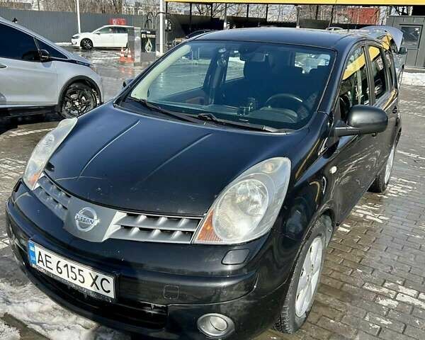 Чорний Ніссан Ноут, об'ємом двигуна 1.6 л та пробігом 160 тис. км за 7900 $, фото 1 на Automoto.ua