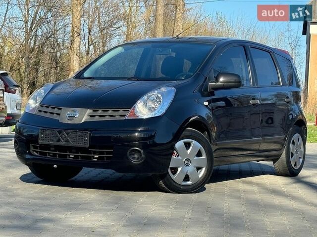 Черный Ниссан Ноут, объемом двигателя 1.6 л и пробегом 200 тыс. км за 5900 $, фото 1 на Automoto.ua