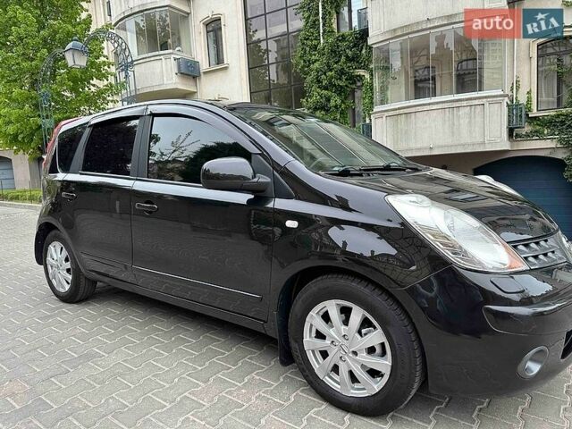 Черный Ниссан Ноут, объемом двигателя 1.6 л и пробегом 175 тыс. км за 6600 $, фото 1 на Automoto.ua
