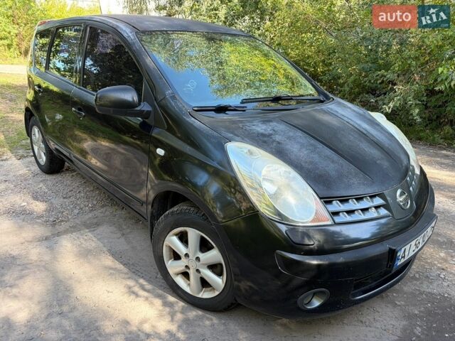 Черный Ниссан Ноут, объемом двигателя 1.6 л и пробегом 300 тыс. км за 3000 $, фото 1 на Automoto.ua
