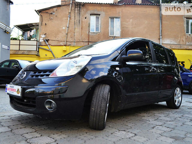 Чорний Ніссан Ноут, об'ємом двигуна 1.6 л та пробігом 120 тис. км за 7499 $, фото 1 на Automoto.ua