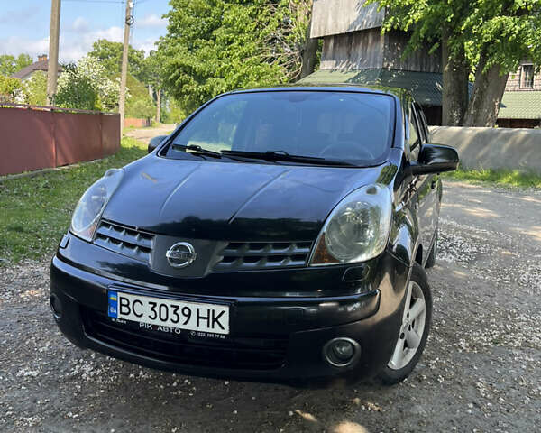 Чорний Ніссан Ноут, об'ємом двигуна 1.6 л та пробігом 300 тис. км за 3700 $, фото 1 на Automoto.ua