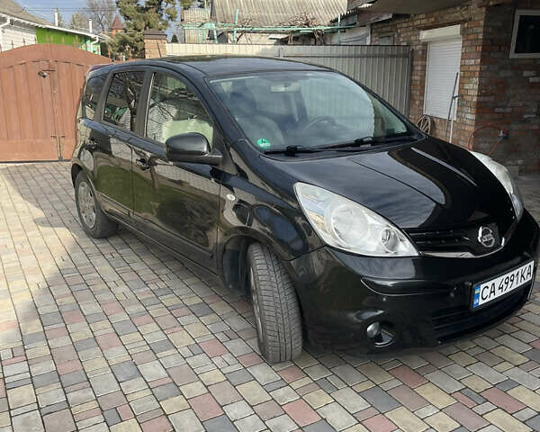 Черный Ниссан Ноут, объемом двигателя 1.4 л и пробегом 112 тыс. км за 5800 $, фото 1 на Automoto.ua