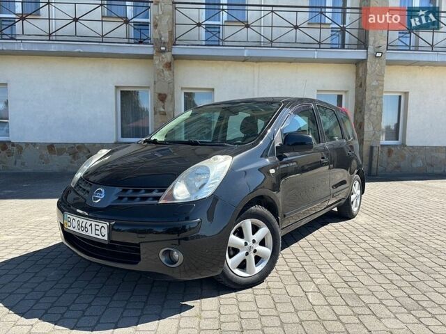 Черный Ниссан Ноут, объемом двигателя 1.6 л и пробегом 121 тыс. км за 5600 $, фото 1 на Automoto.ua