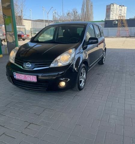 Черный Ниссан Ноут, объемом двигателя 1.4 л и пробегом 240 тыс. км за 5600 $, фото 1 на Automoto.ua