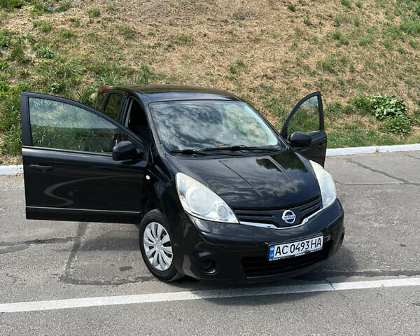 Черный Ниссан Ноут, объемом двигателя 1.39 л и пробегом 180 тыс. км за 5200 $, фото 1 на Automoto.ua