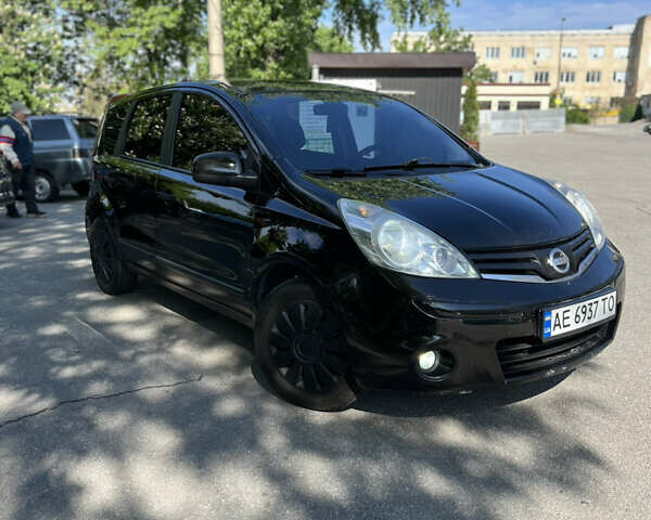 Черный Ниссан Ноут, объемом двигателя 1.6 л и пробегом 270 тыс. км за 6700 $, фото 1 на Automoto.ua