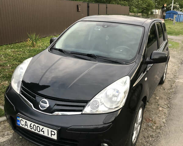 Черный Ниссан Ноут, объемом двигателя 1.6 л и пробегом 261 тыс. км за 6200 $, фото 1 на Automoto.ua