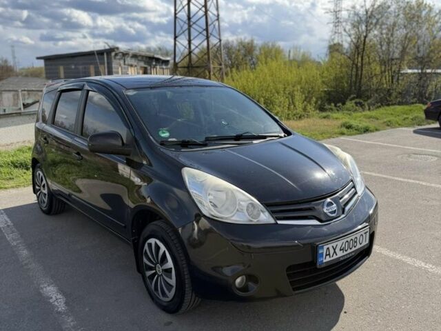Черный Ниссан Ноут, объемом двигателя 1.5 л и пробегом 300 тыс. км за 5200 $, фото 1 на Automoto.ua