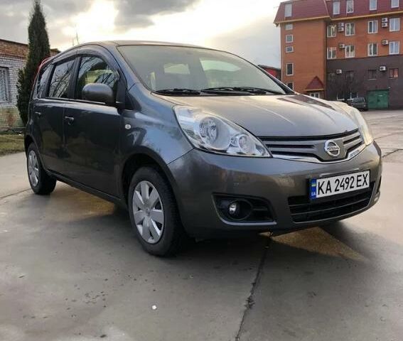 Чорний Ніссан Ноут, об'ємом двигуна 1.5 л та пробігом 30 тис. км за 7500 $, фото 1 на Automoto.ua
