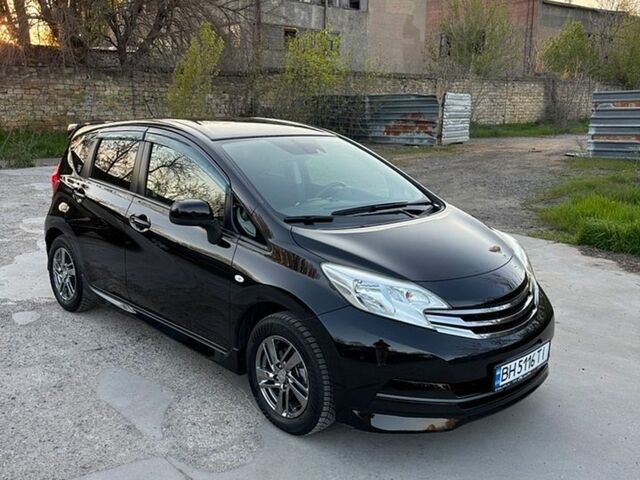 Чорний Ніссан Ноут, об'ємом двигуна 1.2 л та пробігом 110 тис. км за 7300 $, фото 1 на Automoto.ua