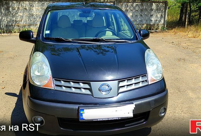 Черный Ниссан Ноут, объемом двигателя 1.5 л и пробегом 180 тыс. км за 4800 $, фото 1 на Automoto.ua