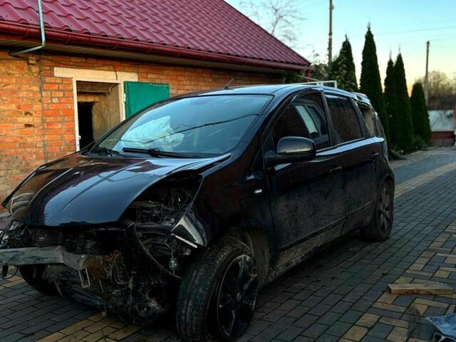 Черный Ниссан Ноут, объемом двигателя 1.6 л и пробегом 148 тыс. км за 2500 $, фото 1 на Automoto.ua