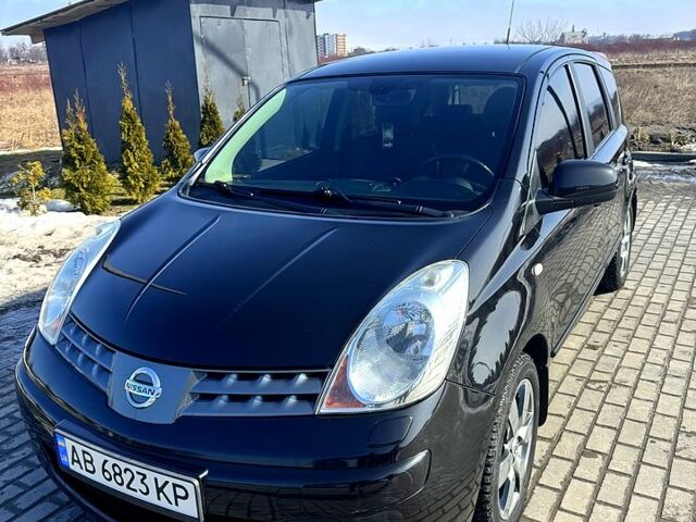 Чорний Ніссан Ноут, об'ємом двигуна 1.6 л та пробігом 70 тис. км за 7400 $, фото 1 на Automoto.ua