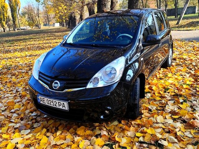 Черный Ниссан Ноут, объемом двигателя 1.4 л и пробегом 175 тыс. км за 6700 $, фото 1 на Automoto.ua