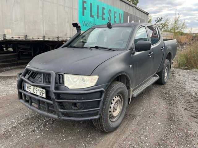 Черный Ниссан Ноут, объемом двигателя 2.5 л и пробегом 347 тыс. км за 6600 $, фото 1 на Automoto.ua