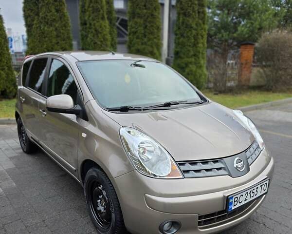 Коричневий Ніссан Ноут, об'ємом двигуна 1.6 л та пробігом 221 тис. км за 9000 $, фото 1 на Automoto.ua