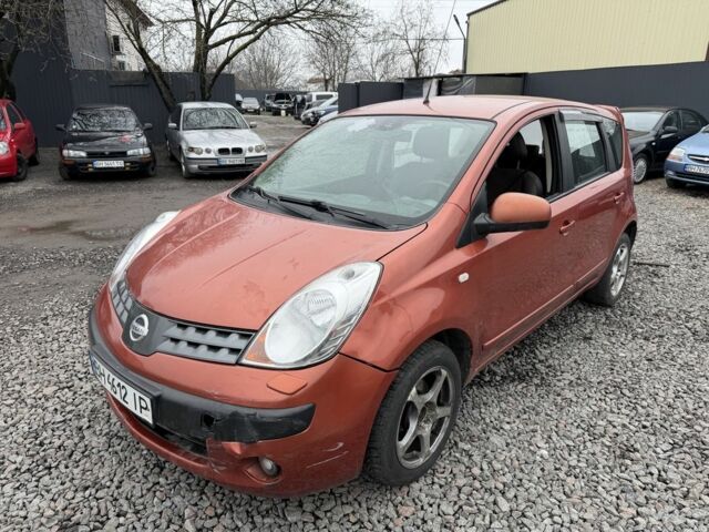 Коричневый Ниссан Ноут, объемом двигателя 1.6 л и пробегом 155 тыс. км за 3300 $, фото 1 на Automoto.ua