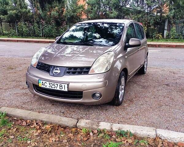 Коричневый Ниссан Ноут, объемом двигателя 1.6 л и пробегом 136 тыс. км за 6300 $, фото 1 на Automoto.ua