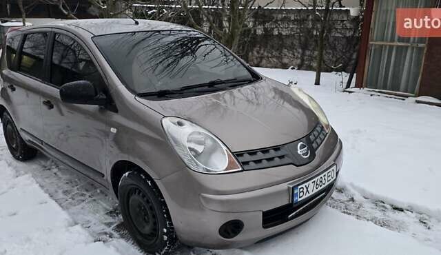 Коричневый Ниссан Ноут, объемом двигателя 1.4 л и пробегом 259 тыс. км за 5000 $, фото 1 на Automoto.ua