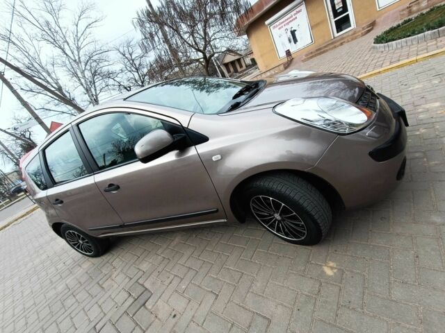 Коричневый Ниссан Ноут, объемом двигателя 1.6 л и пробегом 139 тыс. км за 5950 $, фото 1 на Automoto.ua