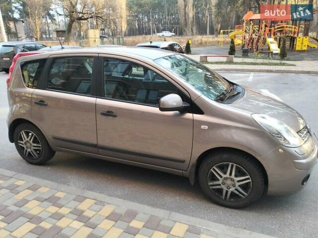 Коричневый Ниссан Ноут, объемом двигателя 1.6 л и пробегом 206 тыс. км за 6499 $, фото 1 на Automoto.ua