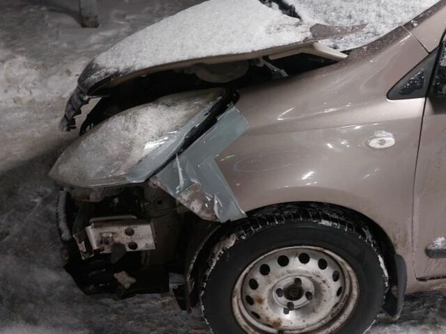 Коричневий Ніссан Ноут, об'ємом двигуна 1.6 л та пробігом 200 тис. км за 2100 $, фото 1 на Automoto.ua