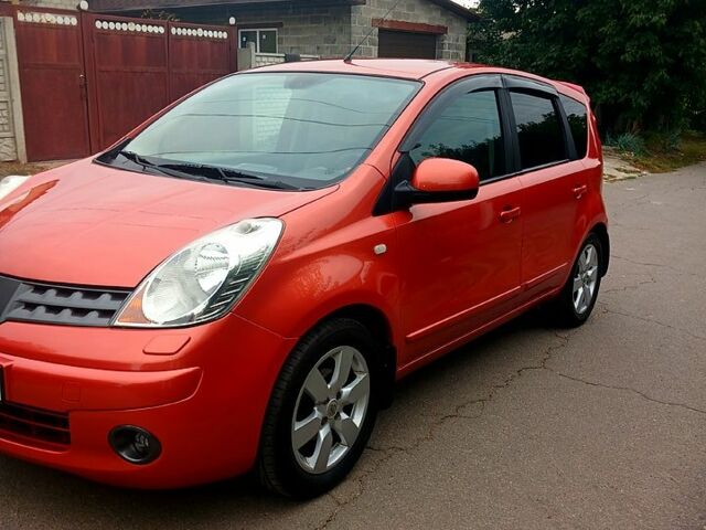 Коричневый Ниссан Ноут, объемом двигателя 1.6 л и пробегом 214 тыс. км за 4600 $, фото 1 на Automoto.ua