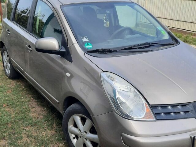 Коричневый Ниссан Ноут, объемом двигателя 1.4 л и пробегом 175 тыс. км за 5000 $, фото 1 на Automoto.ua