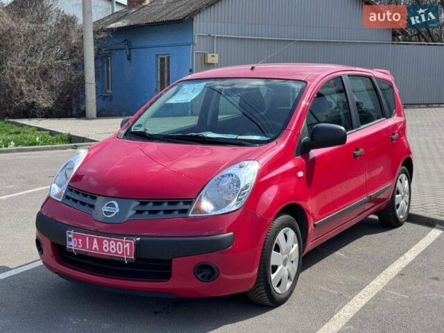Красный Ниссан Ноут, объемом двигателя 0 л и пробегом 207 тыс. км за 5300 $, фото 1 на Automoto.ua