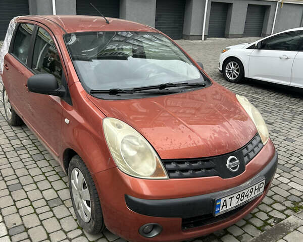 Красный Ниссан Ноут, объемом двигателя 1.46 л и пробегом 210 тыс. км за 1400 $, фото 1 на Automoto.ua