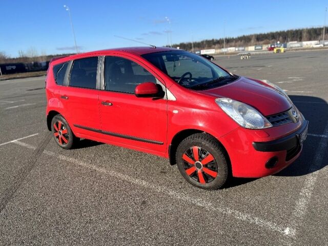 Красный Ниссан Ноут, объемом двигателя 1.6 л и пробегом 152 тыс. км за 5999 $, фото 1 на Automoto.ua