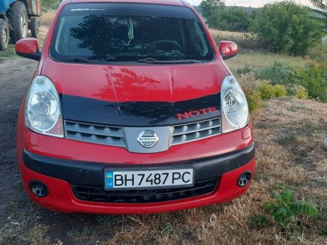 Красный Ниссан Ноут, объемом двигателя 1.6 л и пробегом 163 тыс. км за 5500 $, фото 1 на Automoto.ua