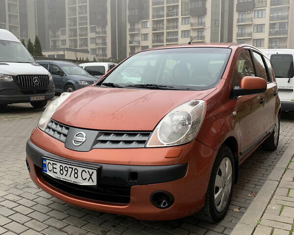 Красный Ниссан Ноут, объемом двигателя 1.6 л и пробегом 235 тыс. км за 5200 $, фото 1 на Automoto.ua