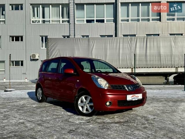 Красный Ниссан Ноут, объемом двигателя 1.6 л и пробегом 100 тыс. км за 5990 $, фото 1 на Automoto.ua
