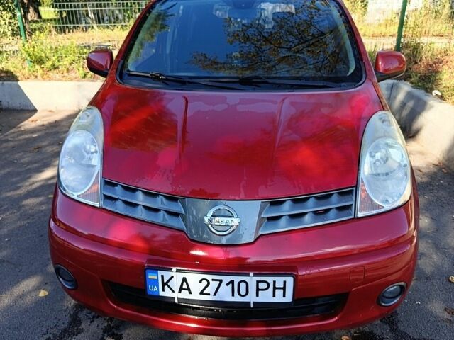 Красный Ниссан Ноут, объемом двигателя 1.6 л и пробегом 243 тыс. км за 5800 $, фото 1 на Automoto.ua