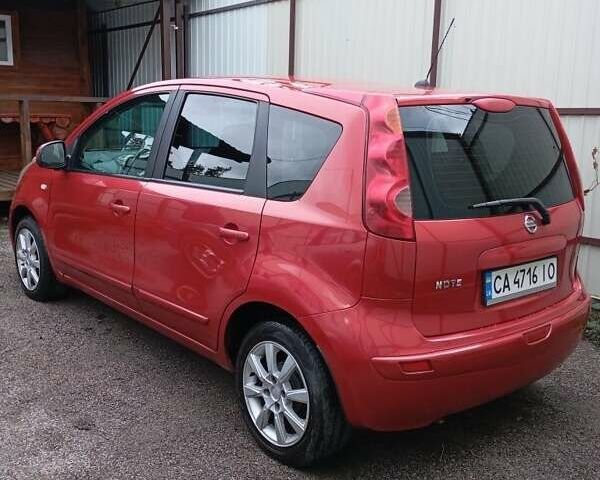 Червоний Ніссан Ноут, об'ємом двигуна 1.6 л та пробігом 180 тис. км за 7000 $, фото 1 на Automoto.ua