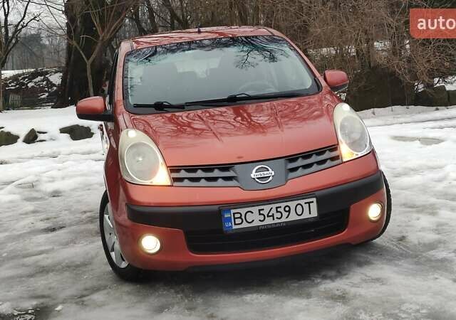 Красный Ниссан Ноут, объемом двигателя 1.46 л и пробегом 264 тыс. км за 4650 $, фото 1 на Automoto.ua