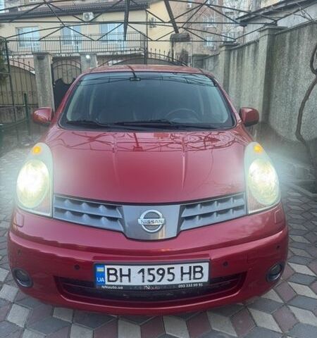 Красный Ниссан Ноут, объемом двигателя 1.6 л и пробегом 192 тыс. км за 5600 $, фото 1 на Automoto.ua
