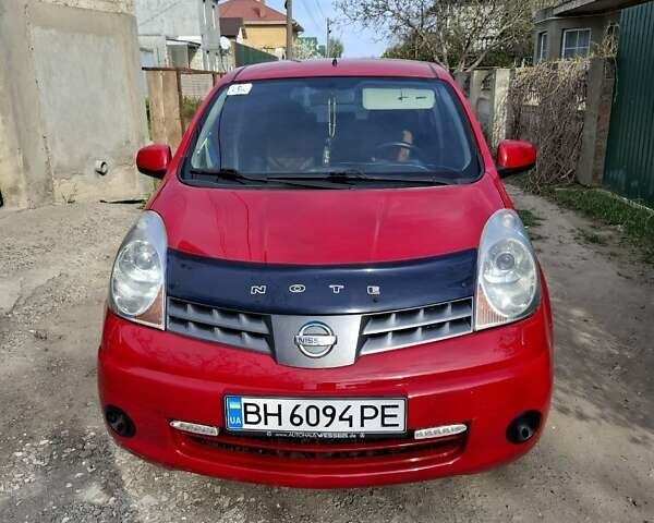 Красный Ниссан Ноут, объемом двигателя 1.4 л и пробегом 165 тыс. км за 5000 $, фото 1 на Automoto.ua