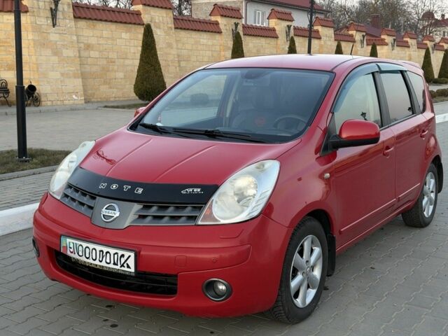Червоний Ніссан Ноут, об'ємом двигуна 1.6 л та пробігом 142 тис. км за 6500 $, фото 1 на Automoto.ua